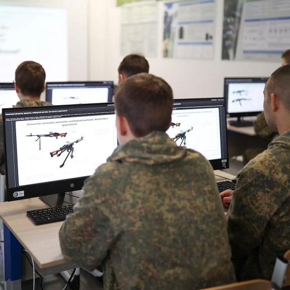 Rusiya məktəblərində yeni tədris ilindən ibtidai hərbi hazırlığın tətbiq edilməsinə qərar verilib