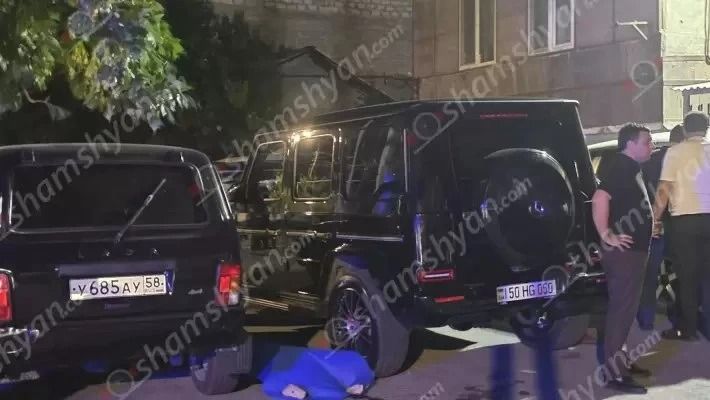 İrəvanda silahlı insident: Bir nəfər "Galendewagen"də güllələnib
