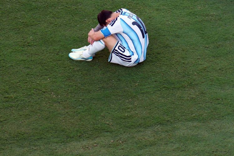 Neymar Messinin finalda ağlamasına reaksiya verdi