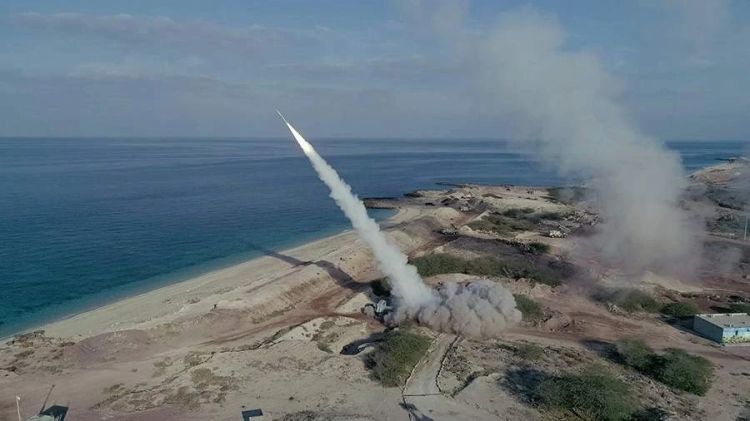 İran Küveytin enerji və su infrastrukturuna  hücum edib
