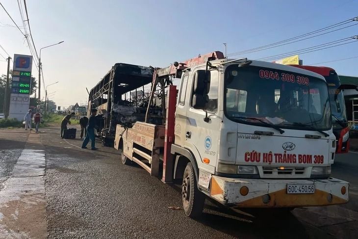 Yeddi sərnişin avtobusda yanaraq öldü