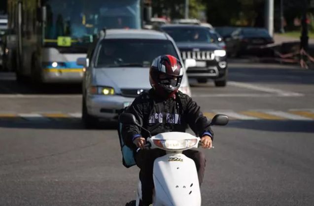 Moped sürücülərinin nəzərinə:  Kim nə qədər rüsum ödəyəcək?