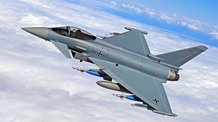 Türkiyə hərbçiləri "Eurofighter" qırıcılarının təlimi üçün Böyük Britaniyaya gedir