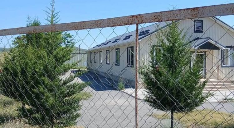 Jurnalist nazirə müraciət etdi: “O məktəbi bağlamayın, yoxsa...”