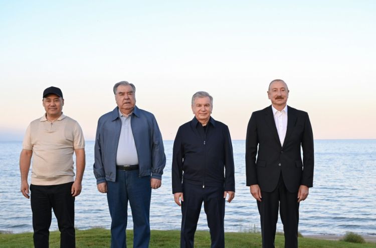 İlham Əliyev Çolpon-Atada üç dövlət başçısı ilə birlikdə Qolf Klubun açılışında iştirak edib - FOTOLAR