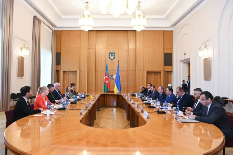 Azərbaycan və Ukrayna XİN başçıları arasında geniş tərkibdə görüş olub