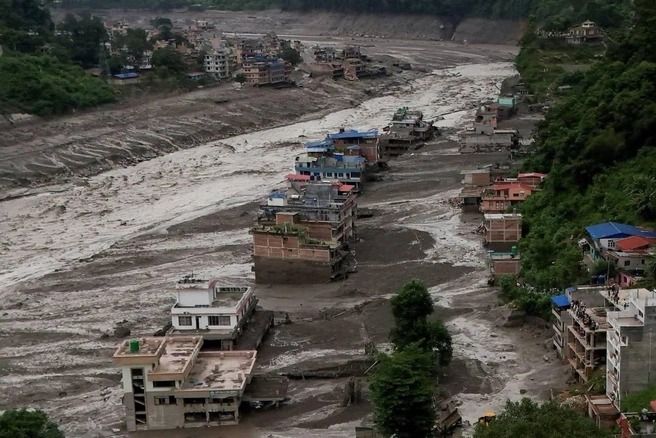 Nepalda təbii fəlakət azı 93 min insana təsir edib