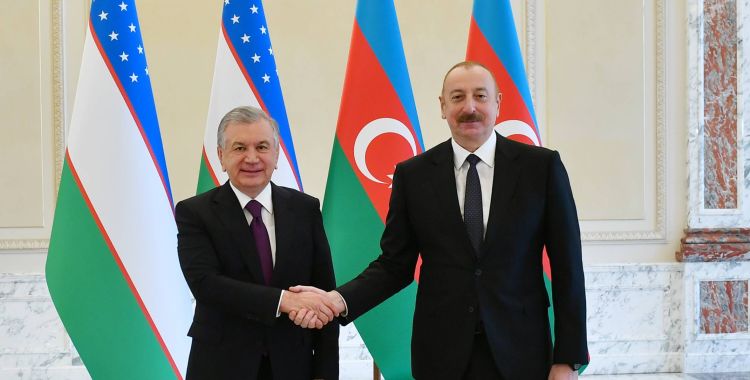 İlham Əliyev Şavkat Mirziyoyevi təbrik edib