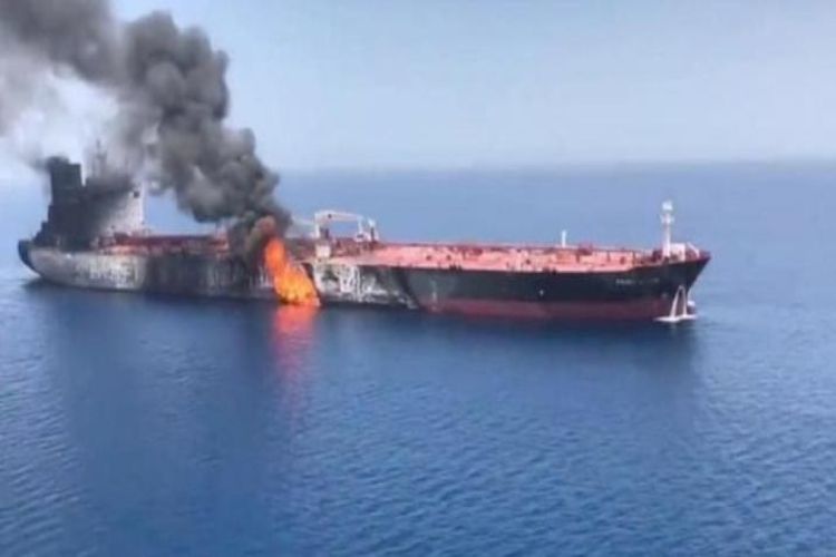 SEPAH: Super neft tankeri Hörmüz boğazında iki dəniz minasına çırpılıb