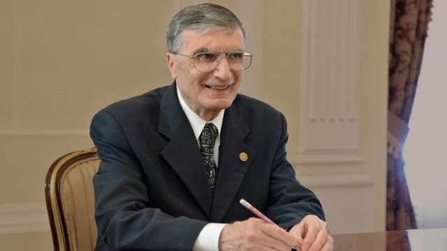 Əziz Səncər “Şöhrət” ordeni ilə təltif edilib -  SƏRƏNCAM