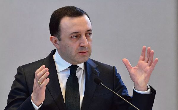 İrakli Qaribaşvilinin vəkili Rustavi həbsxanasına gedib