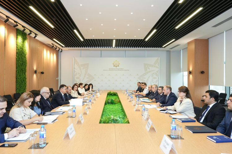Sosial və İqtisadi məsələlər üzrə Üçtərəfli Komissiyanın iclası olub - FOTO 