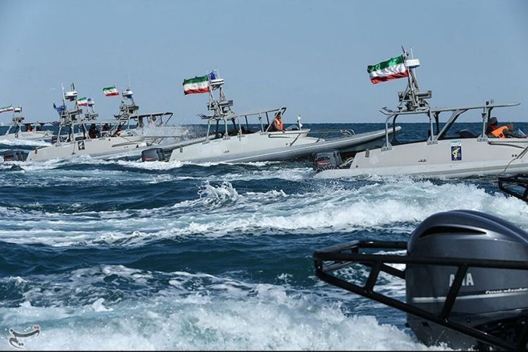 İran ABŞ-nin "ağıllı" pilotsuz sualtı aparatını ələ keçirdi