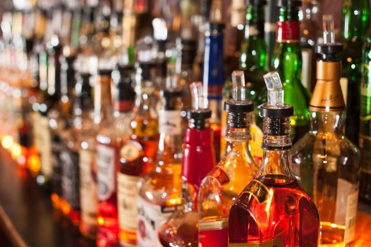 Azərbaycana idxal edilən spirtli içkilər üçün  gömrük rüsumu artırılır