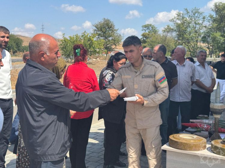 Şükürbəyli kəndinə köçürülən ailələrə evlərin açarları təqdim olunub - FOTO 
