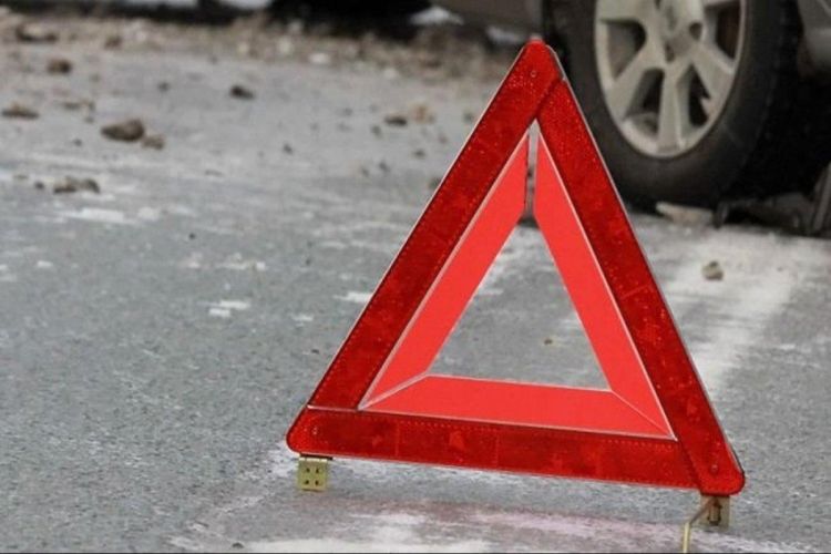 Gəncədə iki avtomobil toqquşub, xəsarət alanlar var