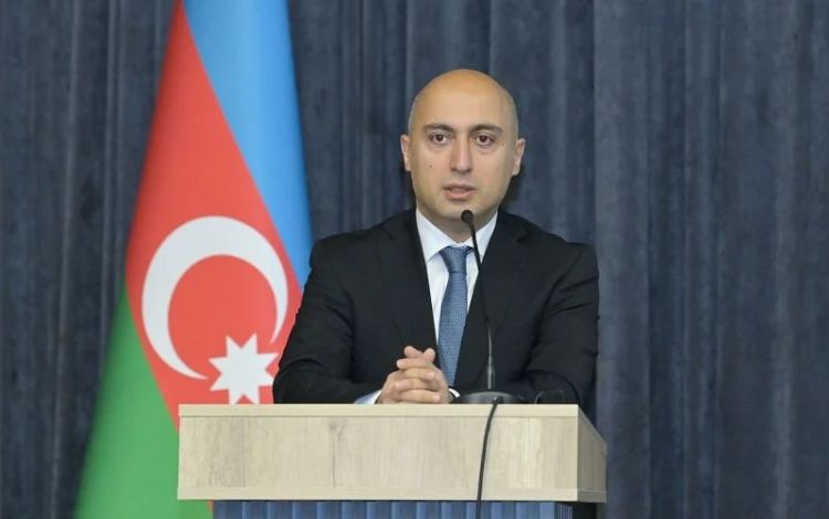 Emin Əmrullayev təhsilalanları, müəllimləri Bilik Günü münasibətilə təbrik etdi - FOTO 