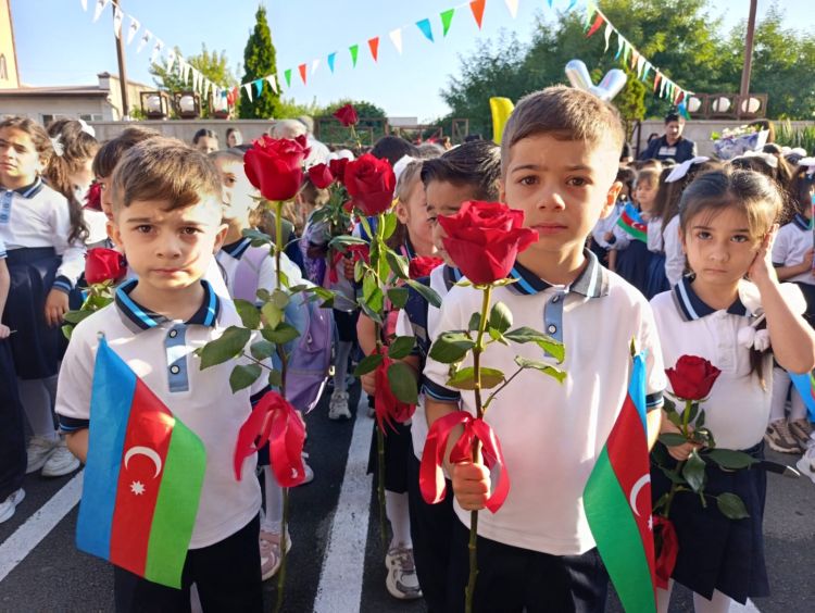 Xankəndi, Xocalı və Ağdərədə 179 şagird birinci sinfə gedib - FOTO 