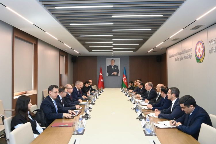 Ceyhun Bayramov və Hakan Fidan strateji müttəfiqliyin gündəliyini müzakirə ediblər