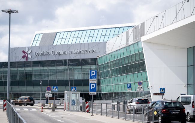 Varşava hava limanında təcili təxliyyə
