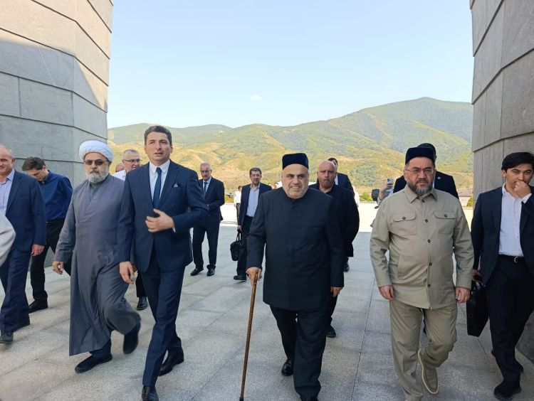Şeyx Seyid Yəhya Bakuviyə həsr olunmuş beynəlxalq konfransın iştirakçıları Xocalı Soyqırımı Memorial Kompleksini ziyarət ediblər 