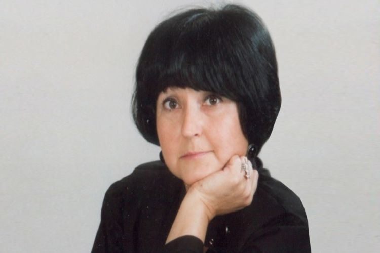 Alla Axundova vəfat edib