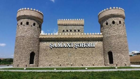 Prezident Şamaxıda “Nəsimi Bağları” kompleksi ilə tanış olub