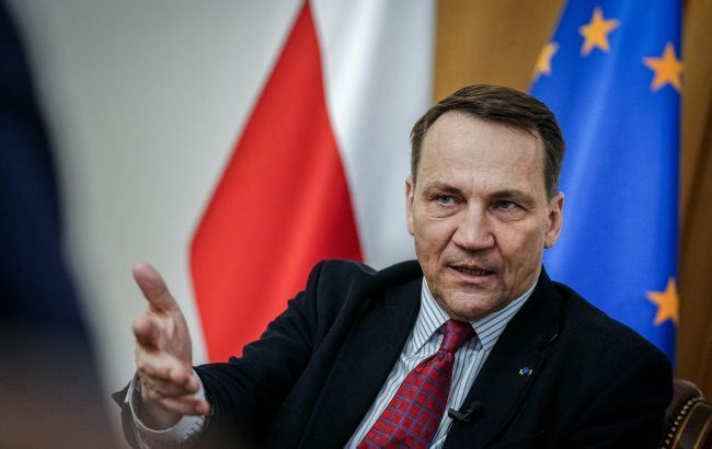 Polşa Ukraynaya rekord miqdarda hərbi yardım paketi verəcək - Sikorski
