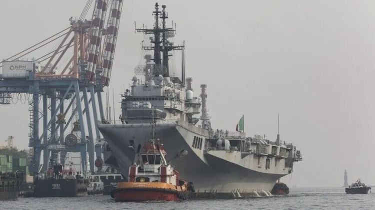 İtaliyadan İndoneziyaya böyük hədiyyə: İlk aviadaşıyıcı limana lövbər saldı