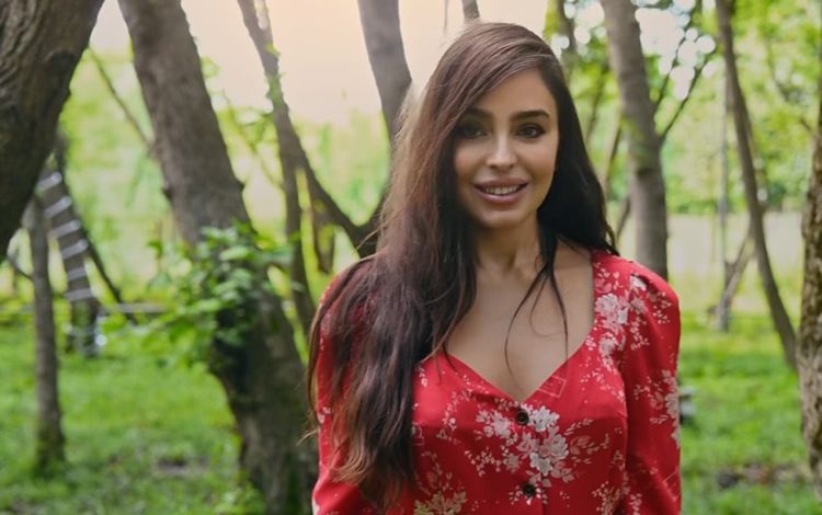 Leyla Əliyeva Nüsrət Kəsəmənlinin məşhur şeirini oxudu –  VİDEO