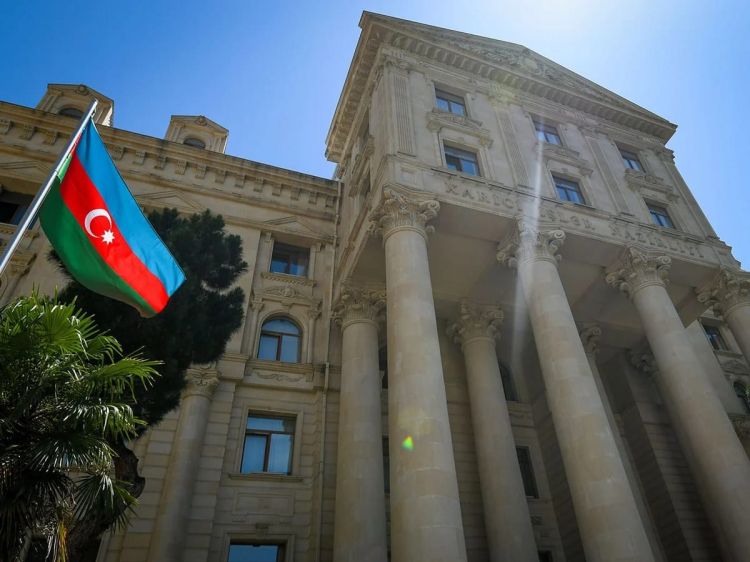 XİN Kitts və Nevis xalqını Milli Günü münasibətilə təbrik edib