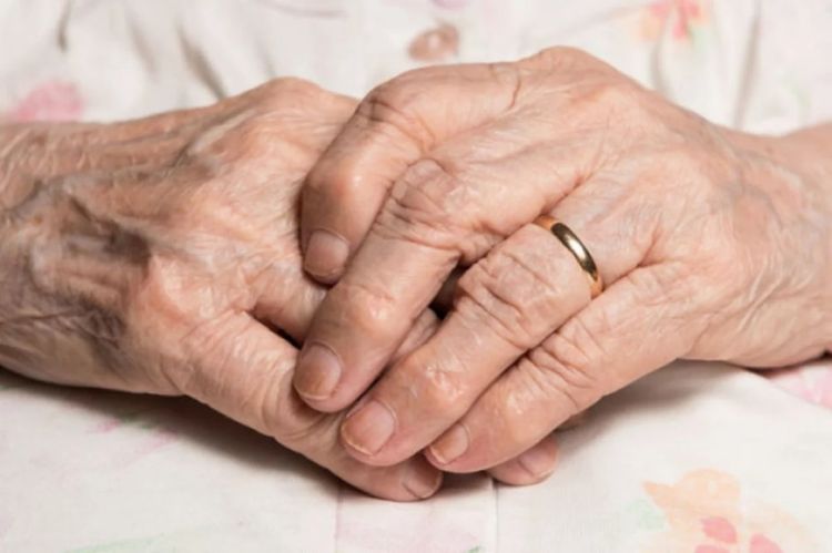 Gürcüstanda 85 yaşlı qadın öldürülüb, evi yandırılıb