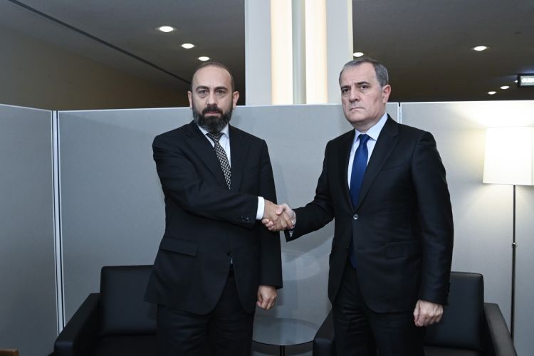 Azərbaycan və Ermənistan XİN rəhbərləri Nyu-Yorkda görüşüb