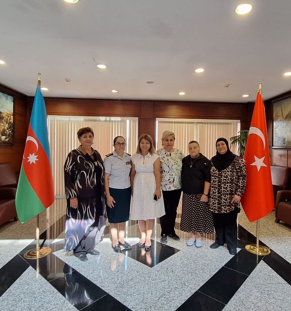 Şəhid anaları və müharibə veteranı qadınlar Türkiyə səfirliyinin nümayəndəsi ilə görüşüblər