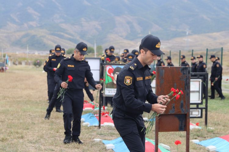 Xocalıda 27 Sentyabr Anım Günü ilə bağlı Şəhidlər xiyabanı ziyarət olunub - FOTO