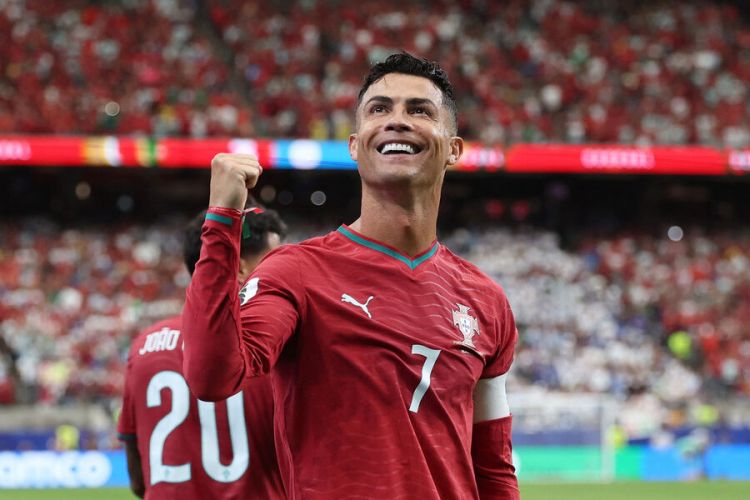 Baş məşqçi Ronaldo ilə yaşanan münaqişədən danışdı