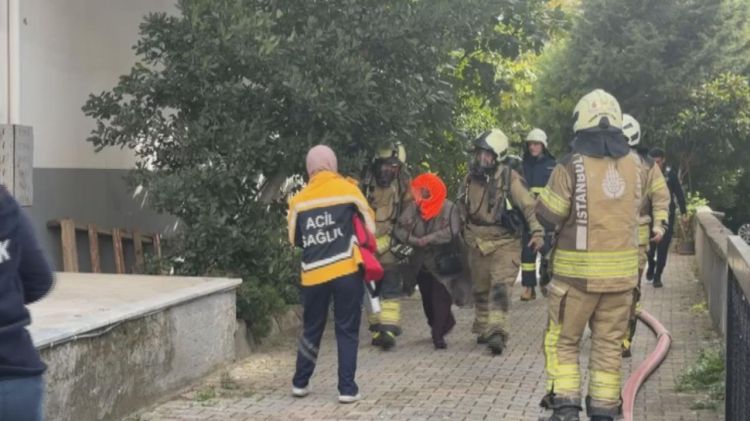İstanbulda 8 mərtəbəli binada yanğın baş verib