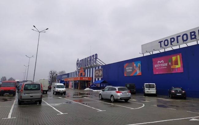 Ukraynada hipermarketdə kişi insanlara hücum edib, xəsarət alanlar var