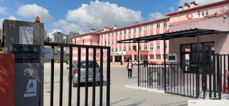Məktəb qrupunda ov tüfəngi ilə çəkdirdiyi videonu paylaşan şagird saxlanılıb