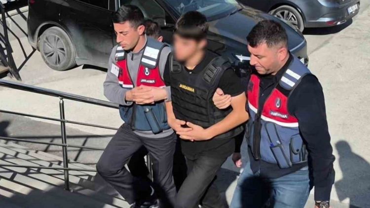 15 yaşlı oğlan əmisini öldürdü
