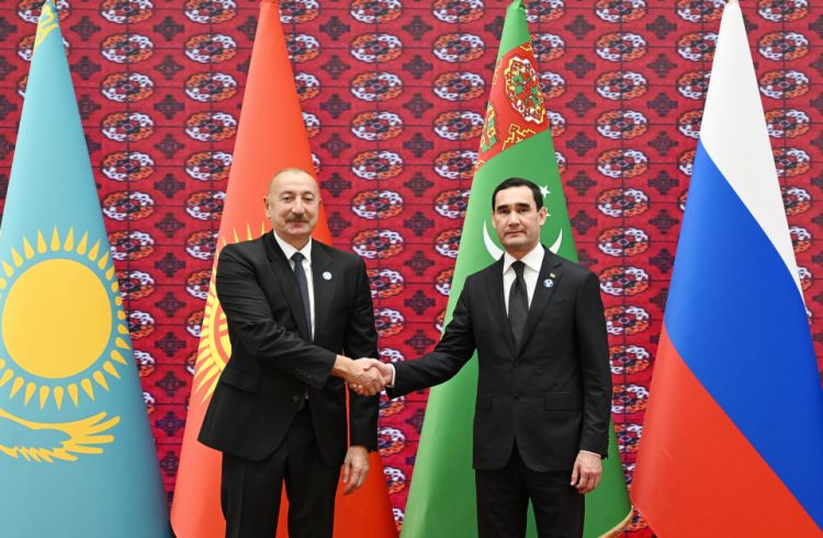 Prezident iclasda iştirak etmək üçün “Avaza” Kompleksinə gəlib - FOTO 