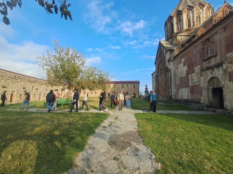 Dünya şöhrətli səyyahlar Gəncəsər monastırında olublar