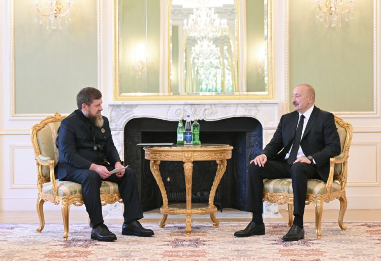 Kadırov Azərbaycan xalqını Qarabağ münasibətilə təbrik etdi