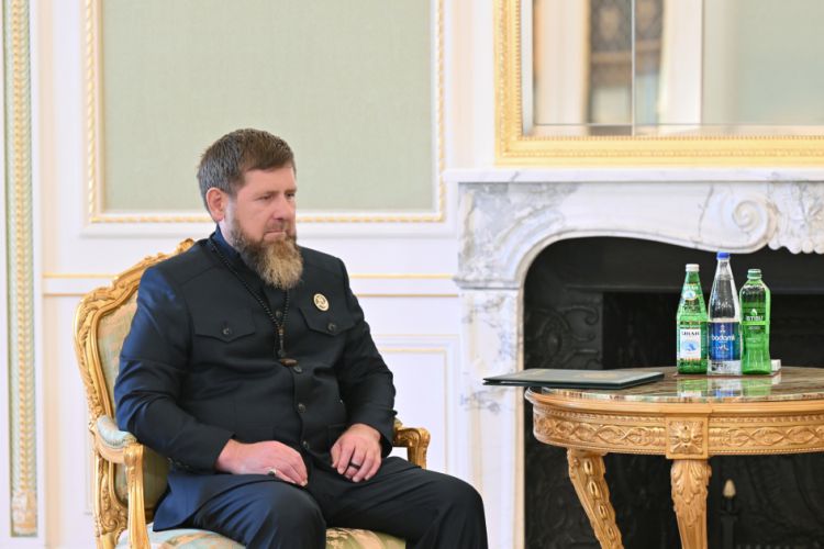 Kadırov İlham Əliyevə təyyarə qəzası ilə bağlı başsağlığı verdi