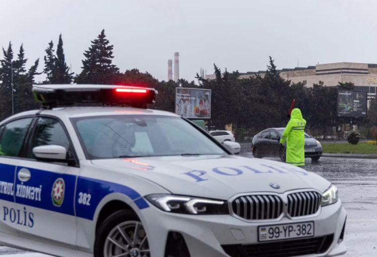 Həftəsonu yola çıxan sürücülərə xəbərdarlıq edildi