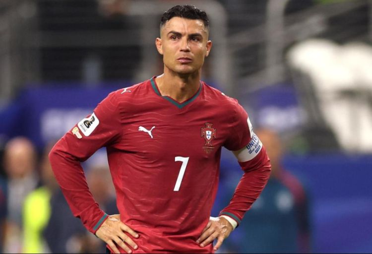 Ronaldo millidən uzaqlaşdırıldı