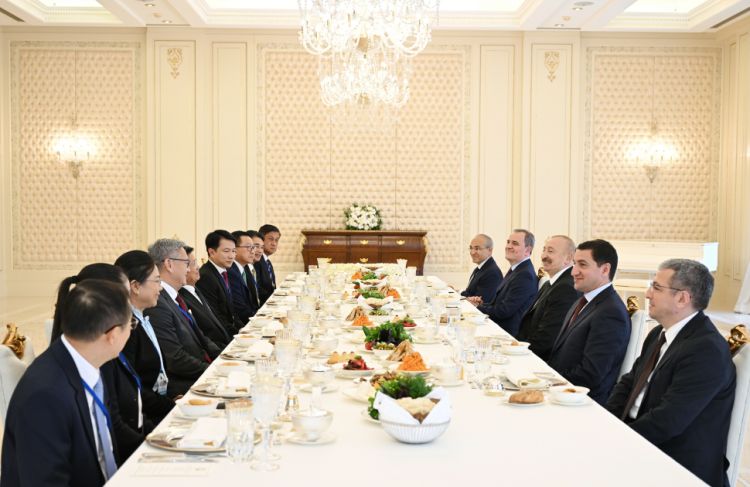 Laos Prezidentinin şərəfinə rəsmi nahar verildi - FOTO 