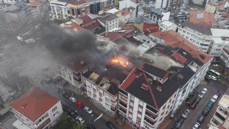 İstanbulda 5 mərtəbəli binada yanğın baş verib