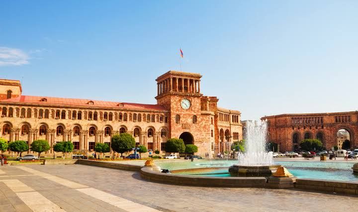Səfərbərlikdən qaçanların axını: İrəvanda daşınmaz əmlak bazarında qiymətlər kəskin artdı
