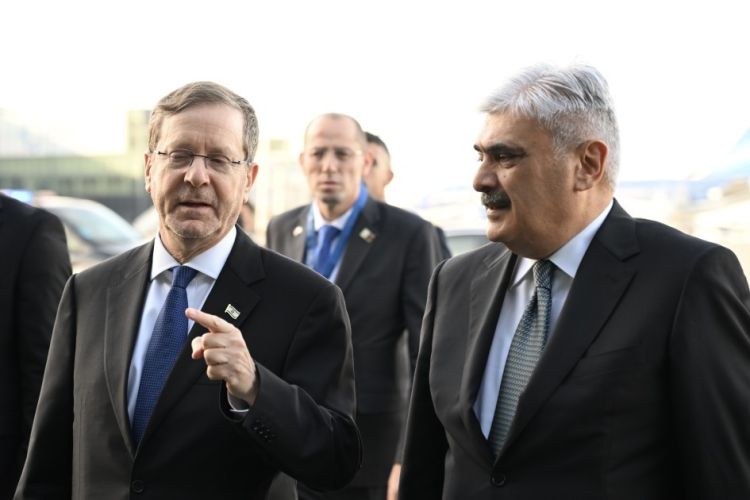 İsrail Prezidenti İsxak Hersoq Azərbaycana səfərə gəlib